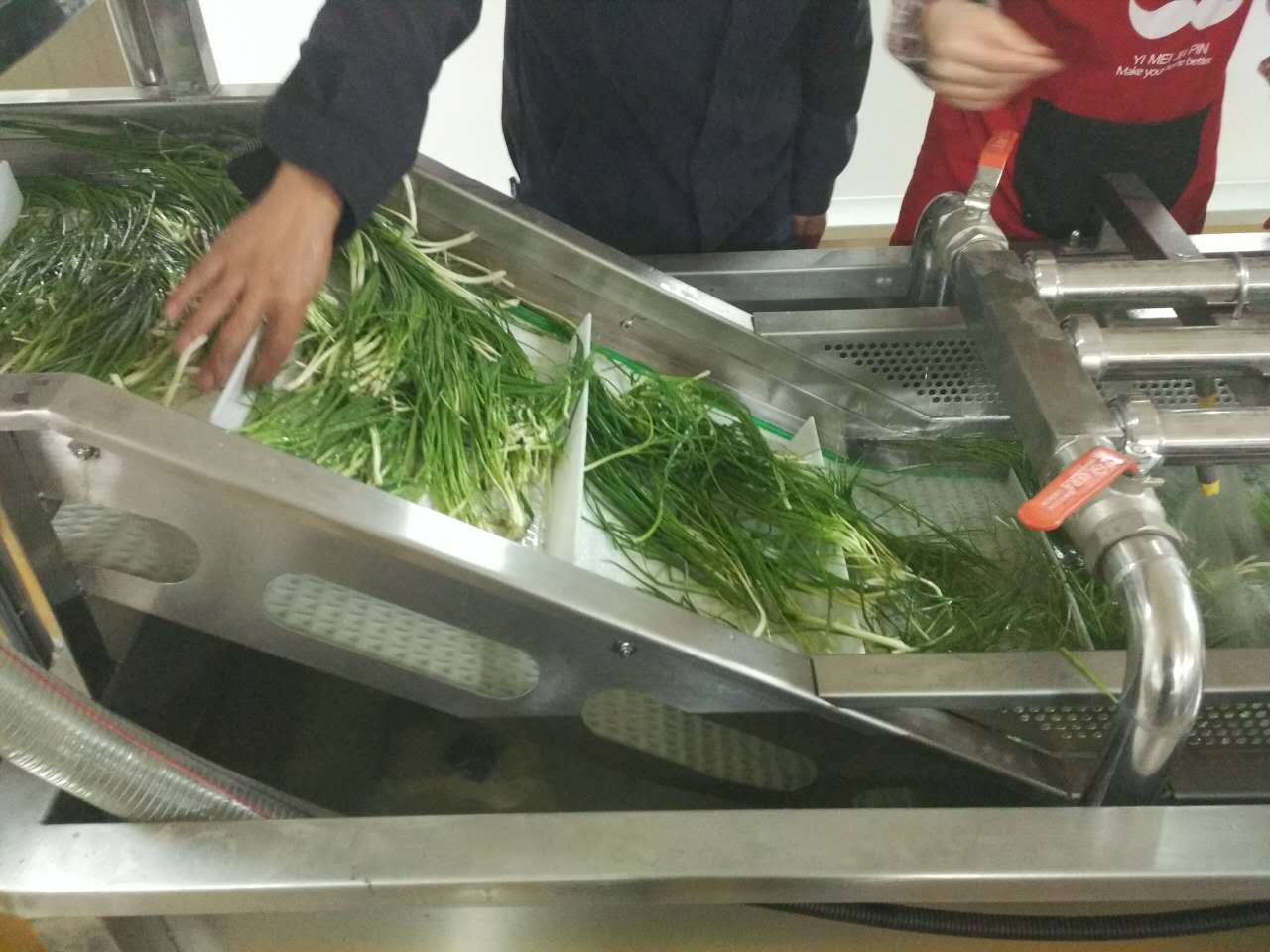 老乡鸡-中央厨房连锁门店食材配送